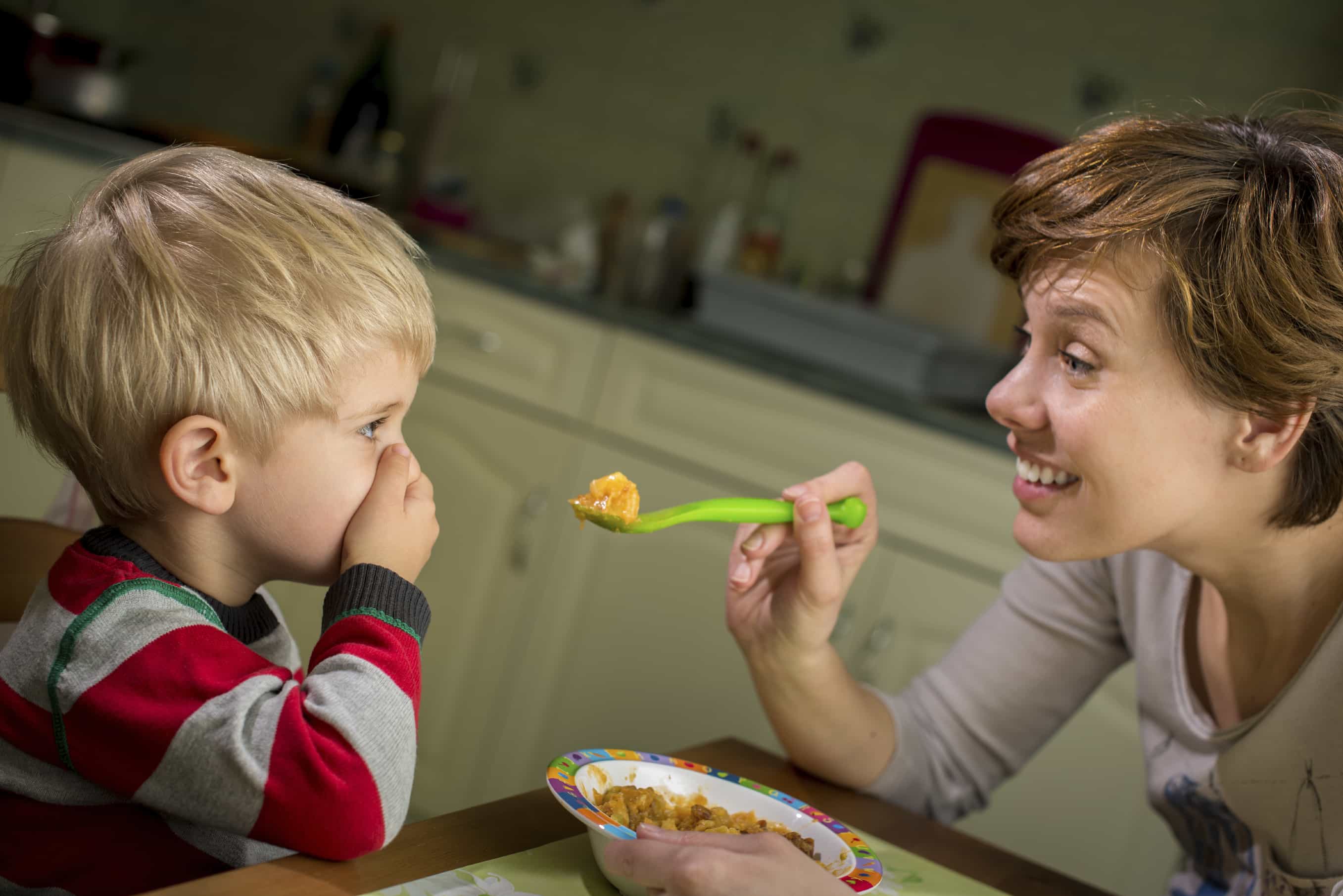 Как неправильно кормить ребенка? питание ребенка после года