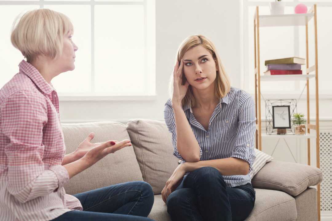Как успокоить маму: 20 советов, что сказать маме, чтобы она перестала плакать и расстраиваться