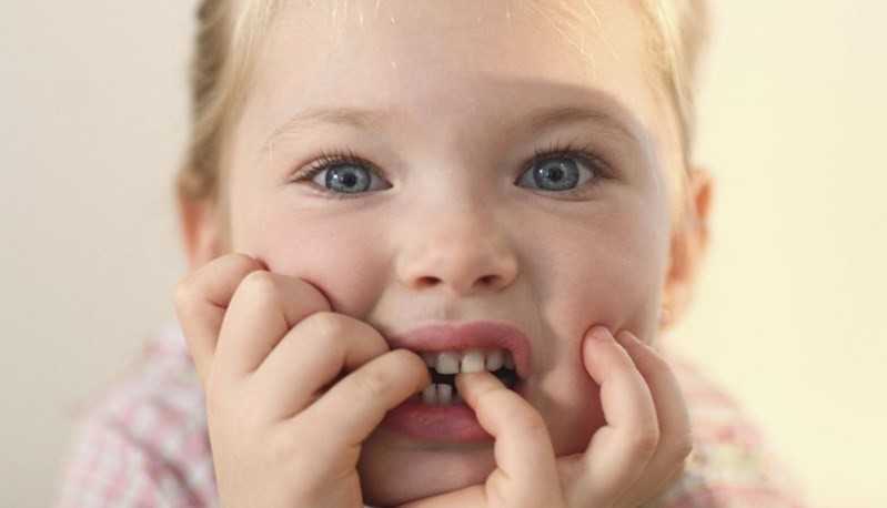 Ковыряние в носу: привычка, как отучить ребенка, избавление