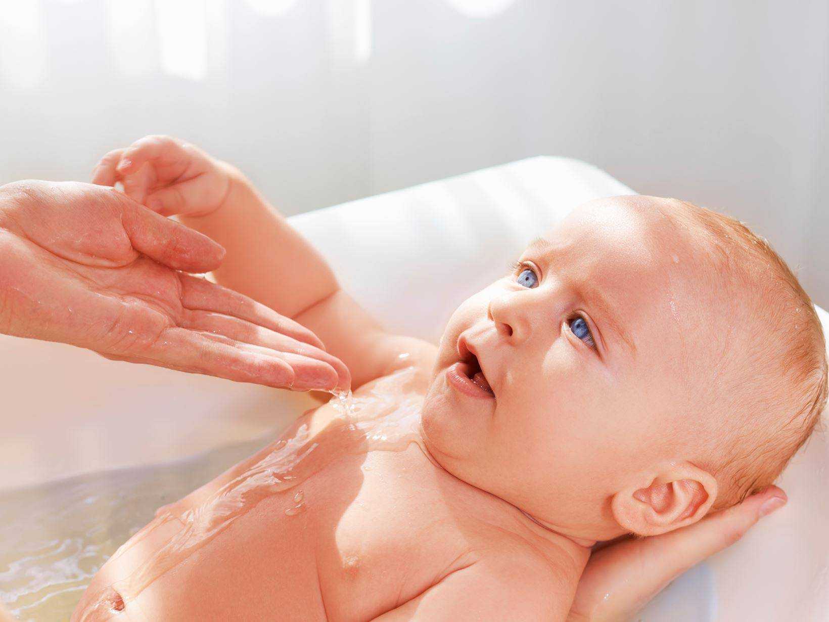 Температура воды и воздуха для купания новорожденного ребенка