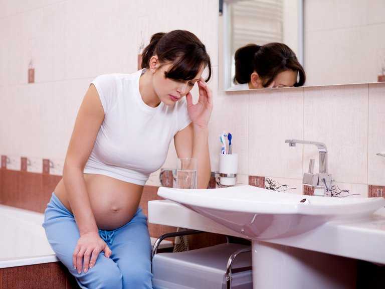 Понос при беременности на ранних и поздних сроках, лечение