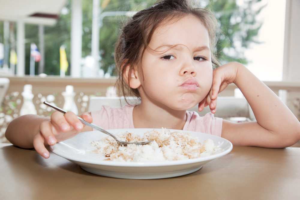 Почему ребенок плохо ест в 3 года: причины и рекомендации