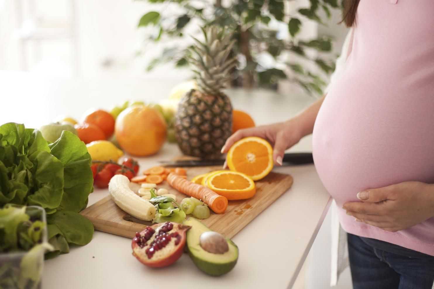 33 неделя беременности: что происходит с малышом и мамой?