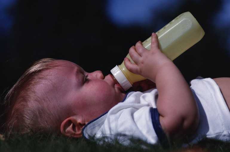 Ночь — для сна, а не еды: как отучить ребенка от ночных кормлений?