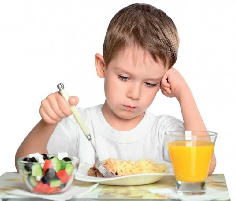 Ребенок отказывается от еды: что делать? 12 шагов