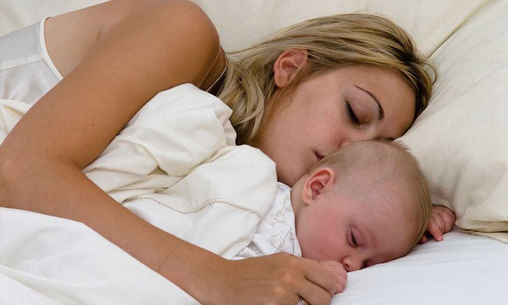 Сколько спит ребенок в 3 месяца днем, ночью? сон ребенка – норма, сколько должен спать трехмесячный ребенок?