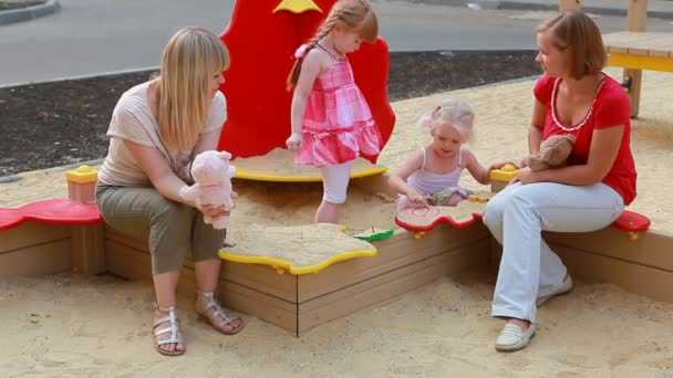 Детская площадка – радость общения. мамы на детской площадке. что такое детская площадка общение на детской площадке