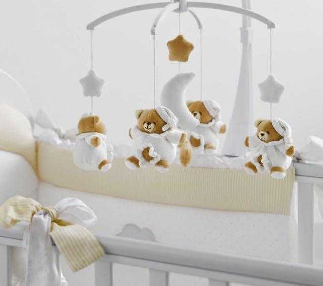 Мобили на кроватки для новорожденных когда вешать игрушку, рейтинг лучших