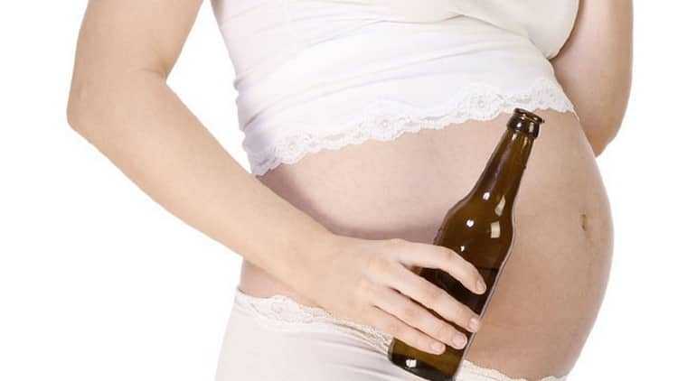 Можно или нет употреблять пиво при беременности Что будет если выпить всего лишь один стакан Как повлияет алкоголь на развивающегося ребёнка Стремление к употреблению пива при беременности должно утихнуть