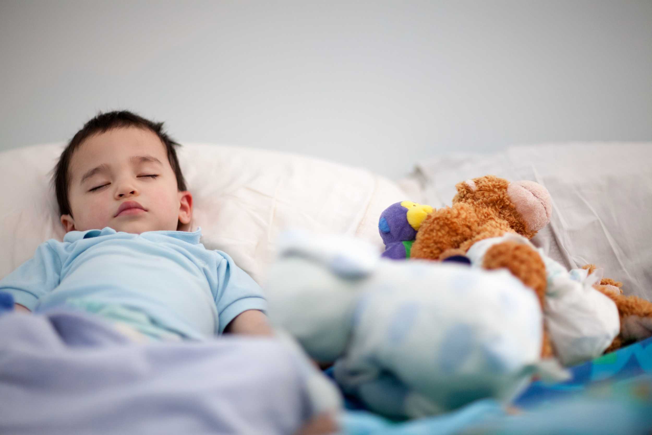 Почему дети плохо спят: топ-5 трудностей с детским сном! | уроки для мам