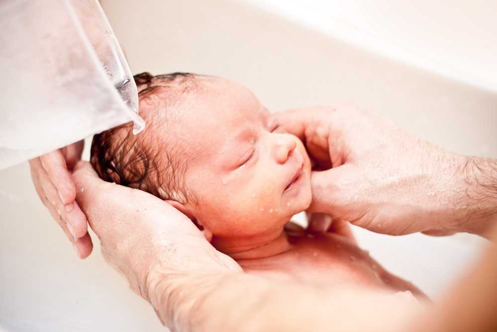 Гигиена и уход за новорожденным в первый месяц жизни девочка