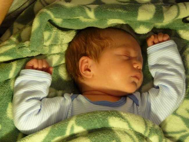 Отсутствие дневного сна у 2 месячного ребёнка