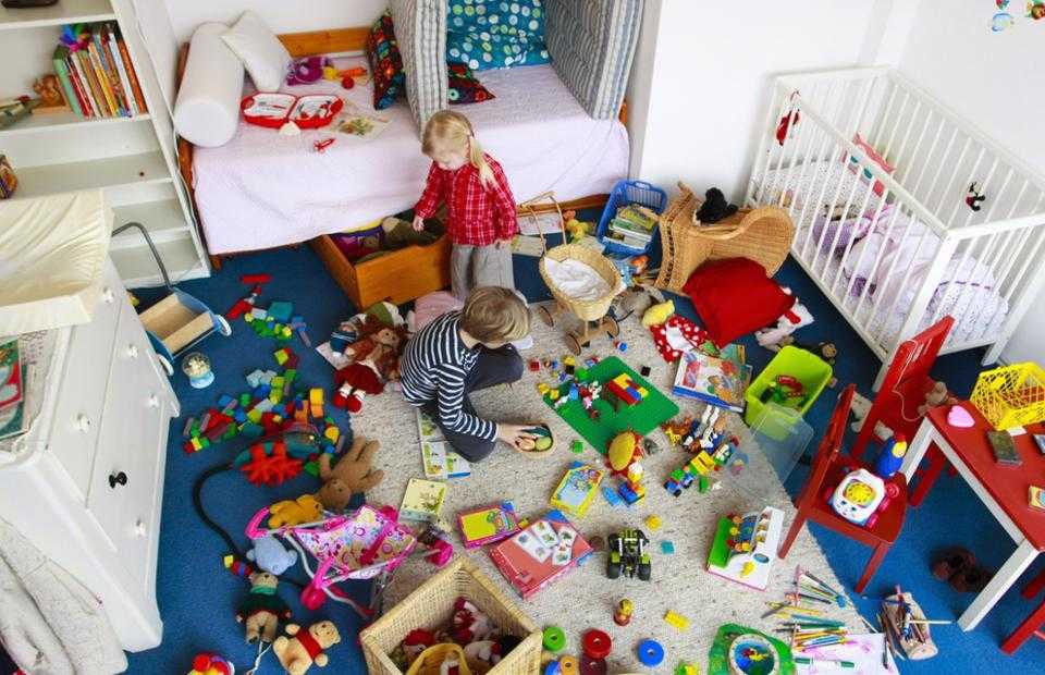 Ребёнок не хочет убирать игрушки за собой: как научить, консультация для родителей