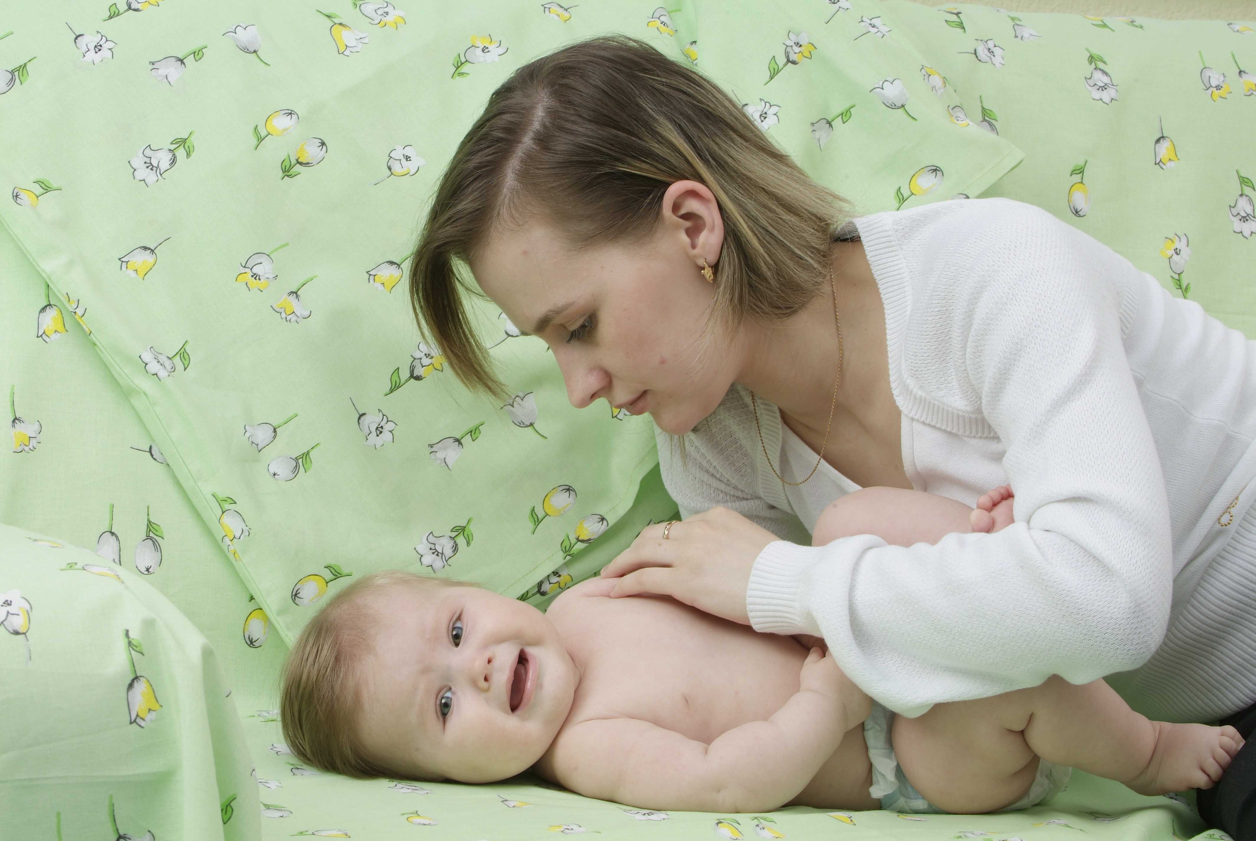 Болит живот у новорожденного грудного ребенка - почему у новорожденных часто: боли в животе у грудничка после кормления, что делать