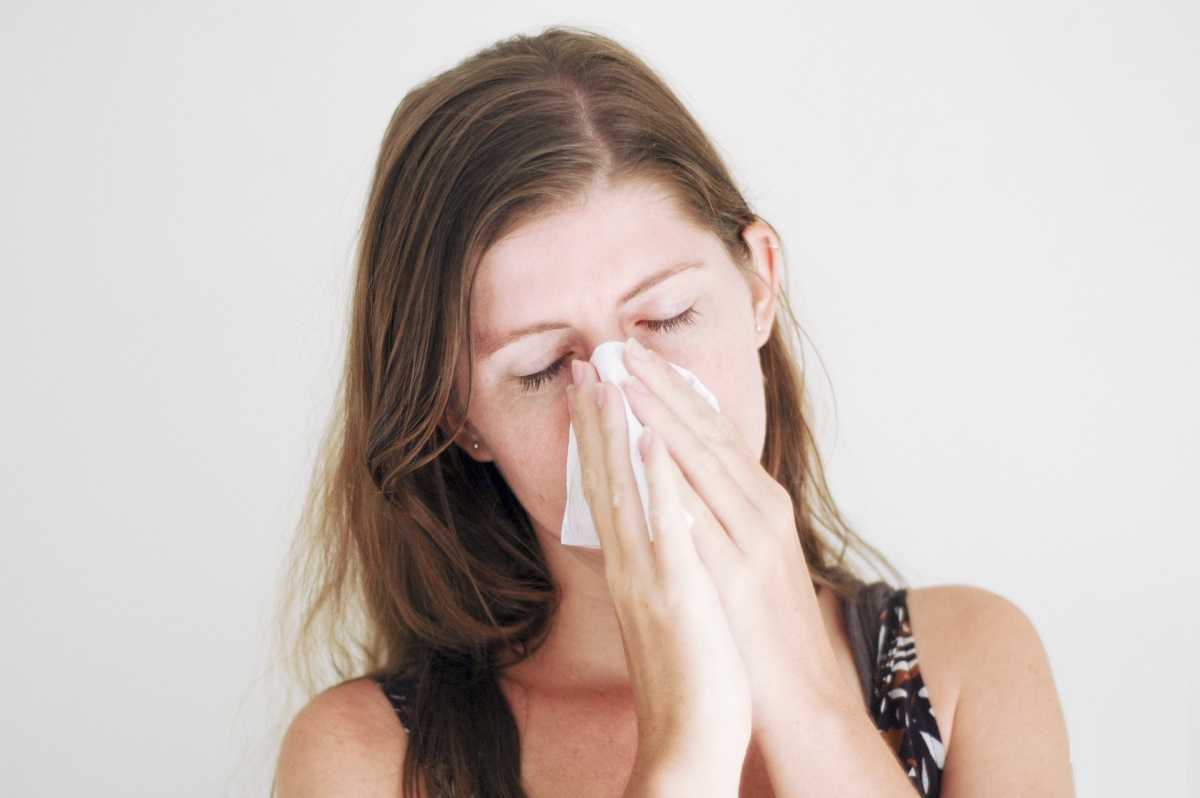 Заложенность носа при беременности: чем лечить, капли, как снять избавиться