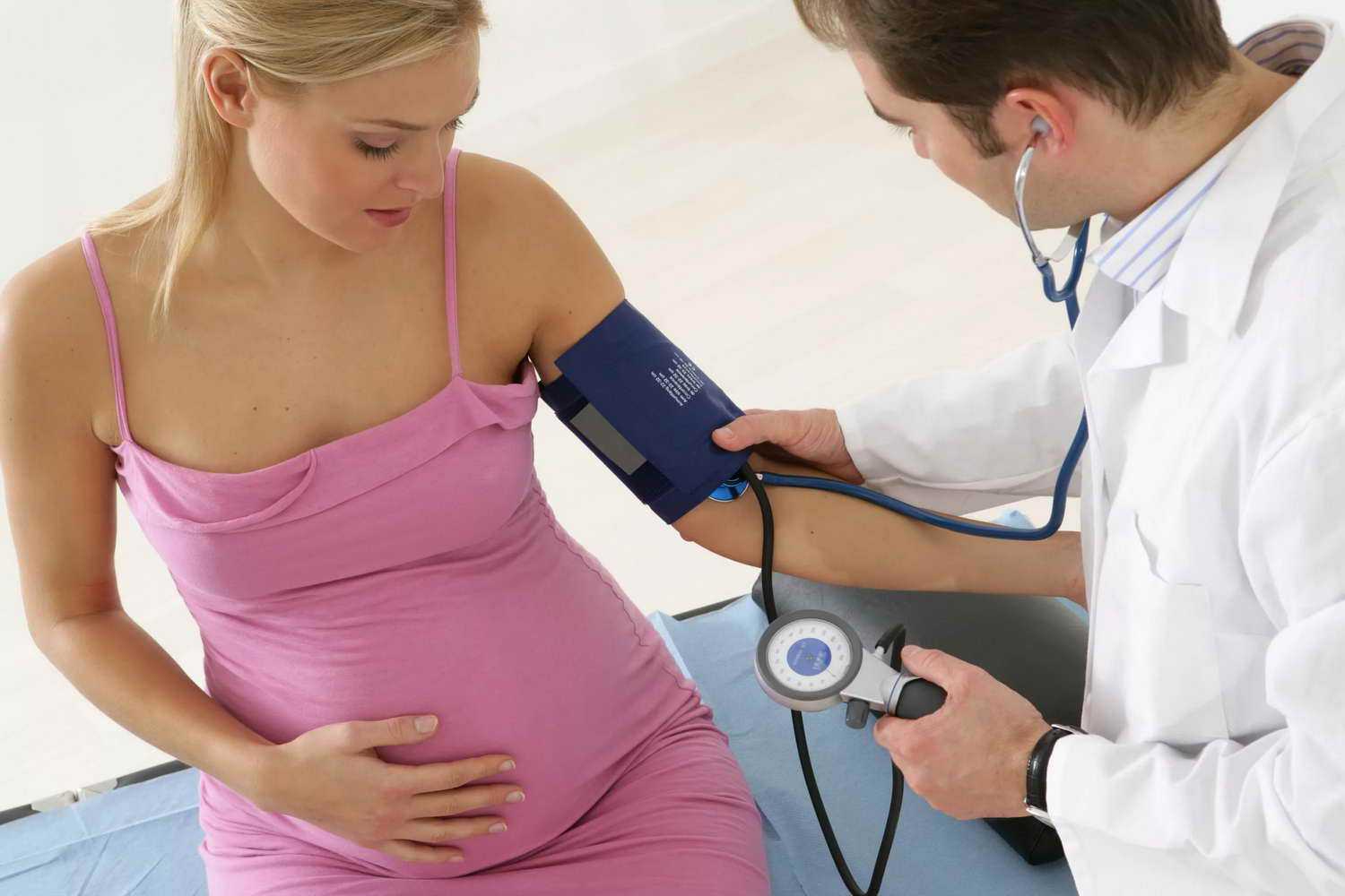 Повышенное давление при беременности: причины и лечение