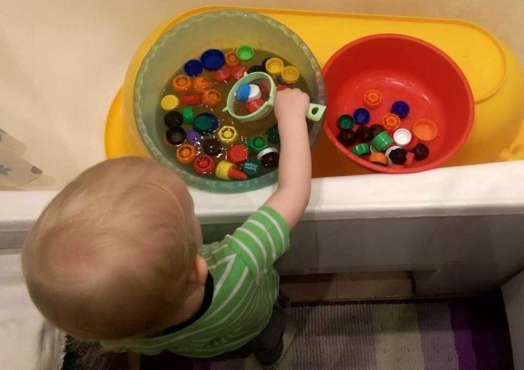 Как играть с ребенком в возрасте от 1 месяца до 2 лет