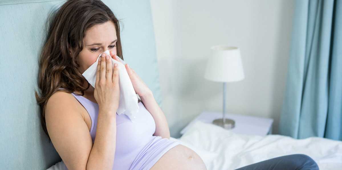 Капли от насморка для беременных: какое средство можно капать в 1,2,3 триместре