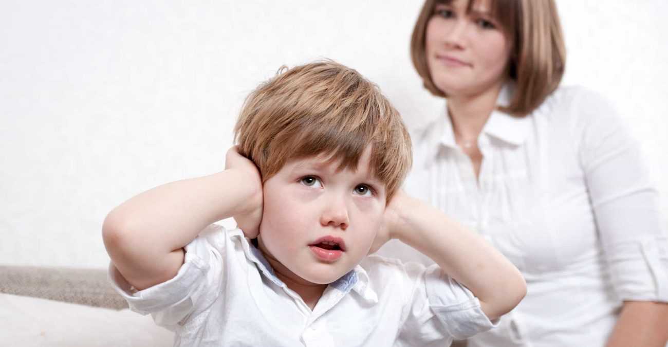 Ребенок плохо слышит: что делать, если стал, глухота