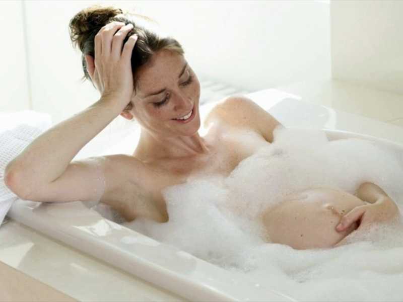 Можно ли беременным принимать ванну? по какой причине ванна во время беременности не рекомендована? :: syl.ru