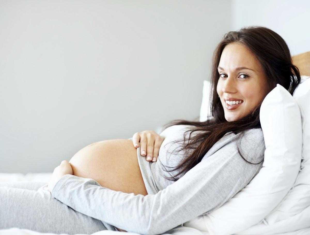 Можно ли беременным ходить в солярий на раннем сроке или во втором триместре: советы врачей