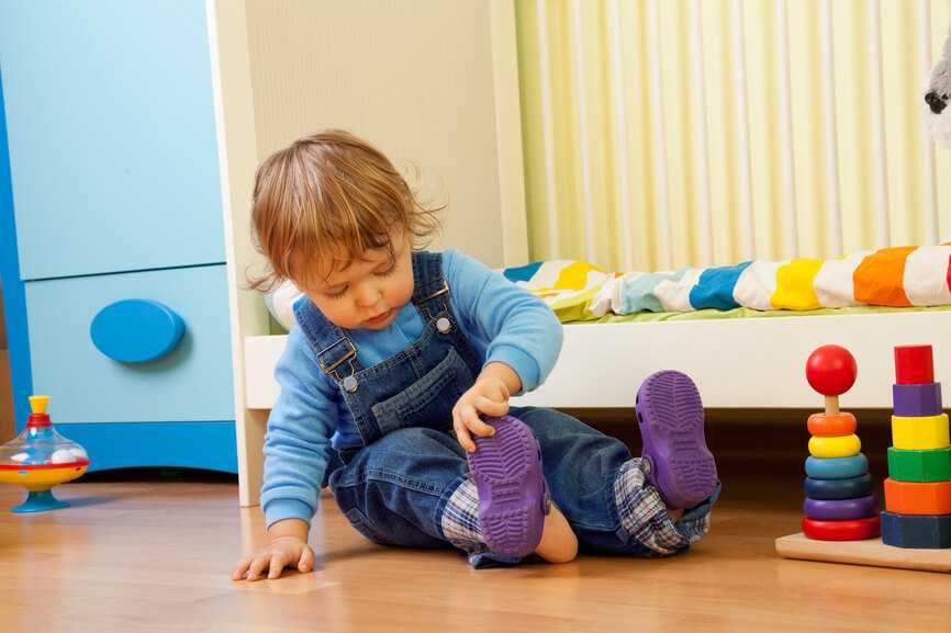 Ребенок сам одевается: как правильно научить или заставить детей в 3 года самостоятельно одеваться и что делать, если они не хотят