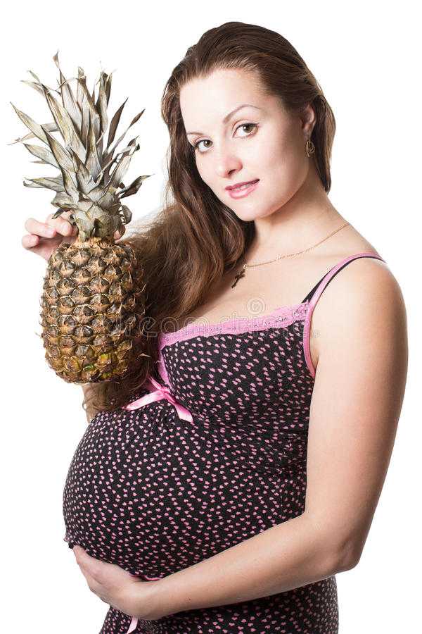 Ананас при беременности: польза и вред, состав и калорийность, суточная норма, противопоказания, способы употребления
