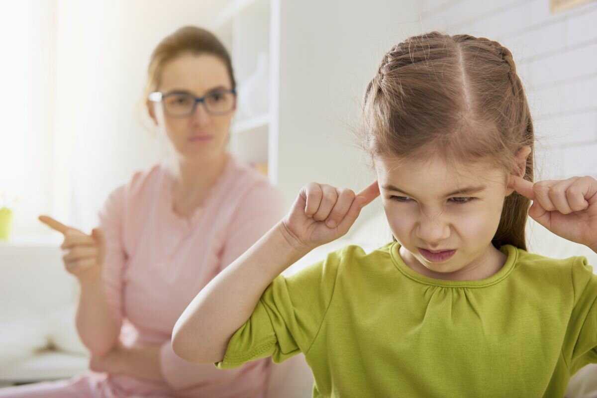Что делать, если дети не слушаются маму - советы психолога