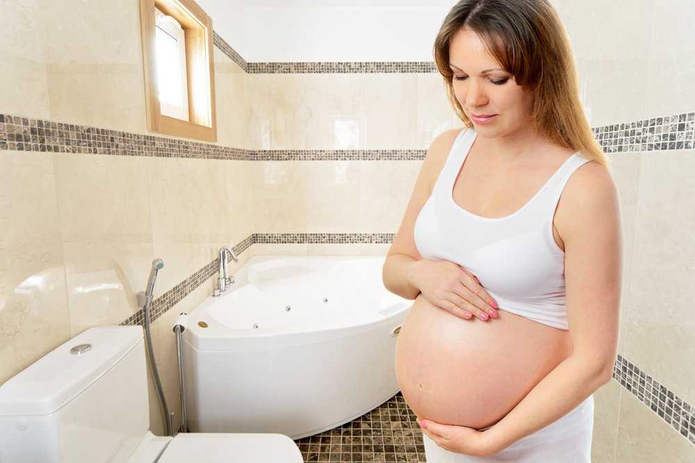 Понос при беременности: на ранних и поздних сроках, причины, симптомы, лечение, что делать, чем опасен, лекарство, отзывы
