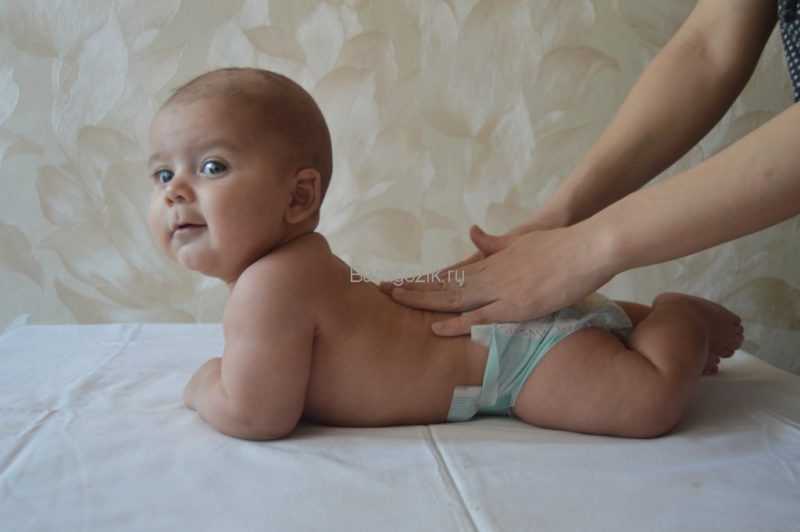В каком возрасте выкладывать новорожденного на живот | babytut