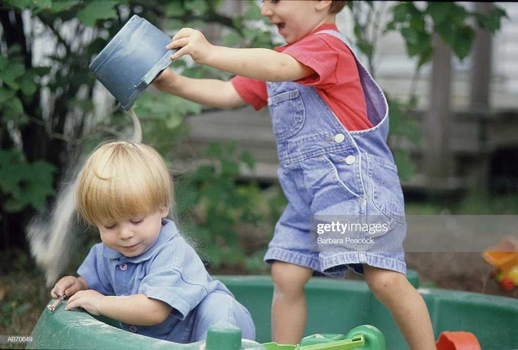 Ребенка обижают в садике: что делать, как научить защищать себя в саду и во дворе