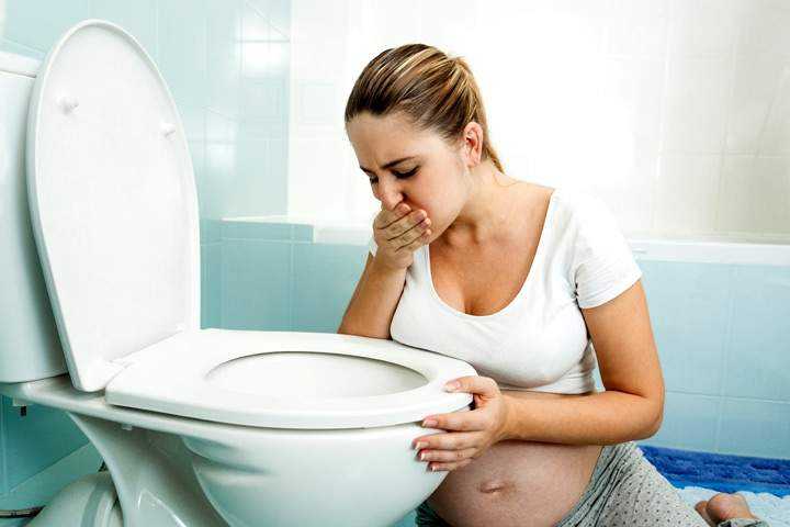 Когда начинает тошнить при беременности: причины и сроки токсикоза