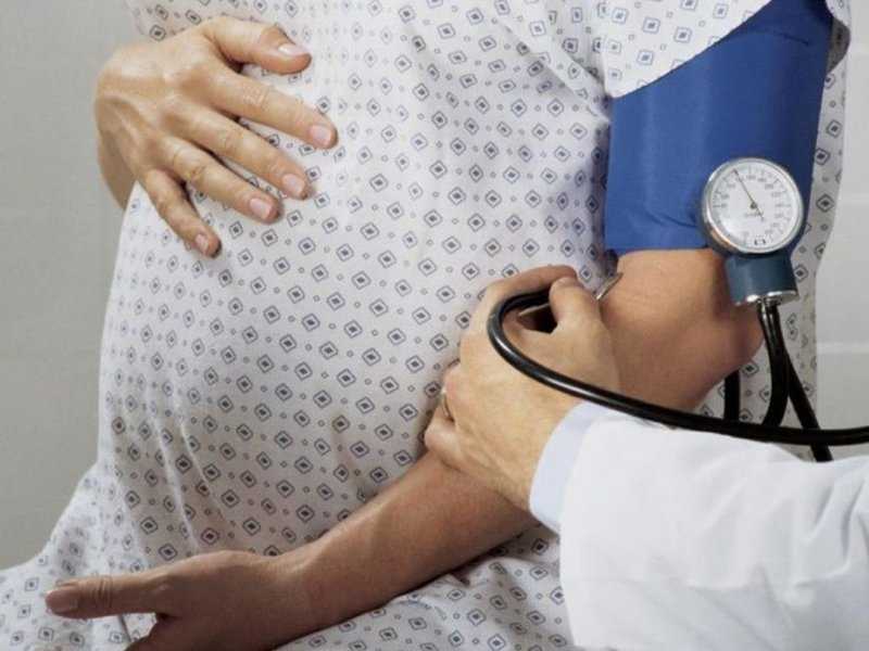 Высокое давление при беременности на поздних ранних сроках: чем опасно снизить