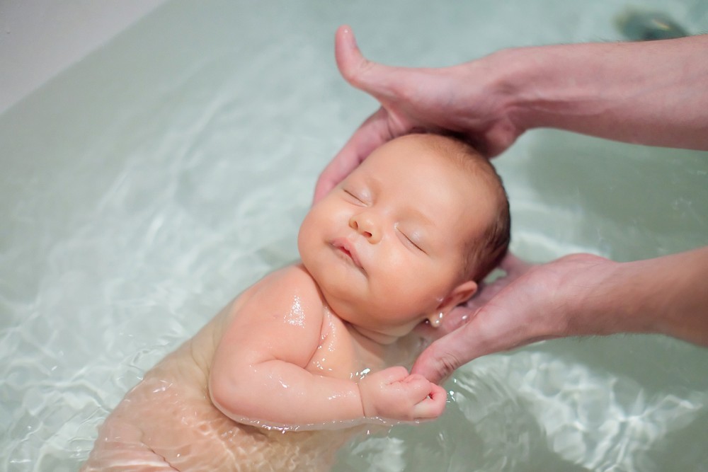 Как ухаживать за новорожденным в первые месяцы жизни? | советы для мам