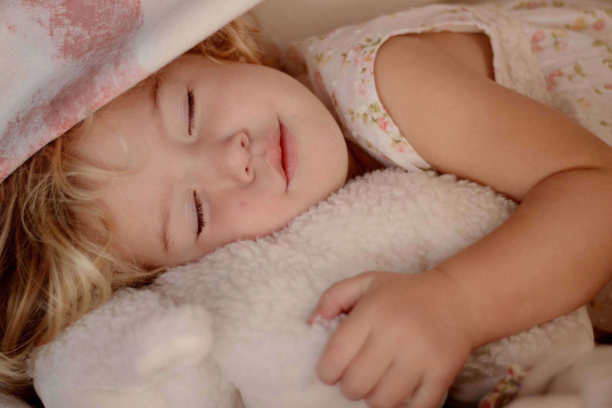 Как за 5-10 минут быстро уложить ребенка спать