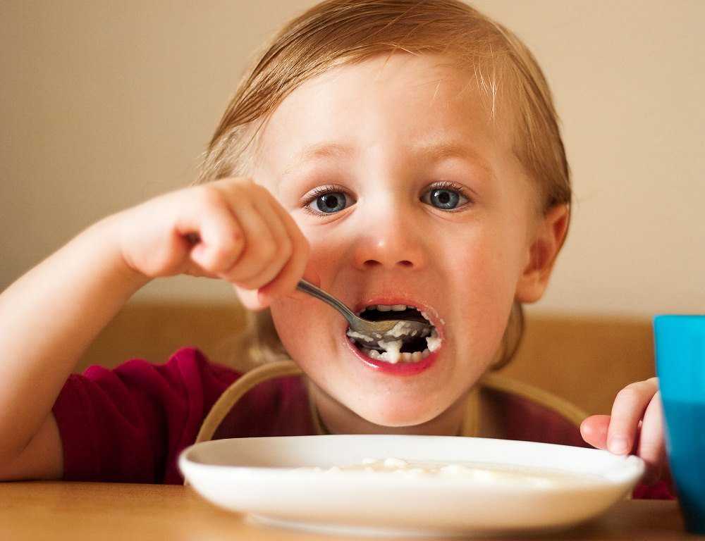 Ребенок 2,5 кушает только при просмотре мультика