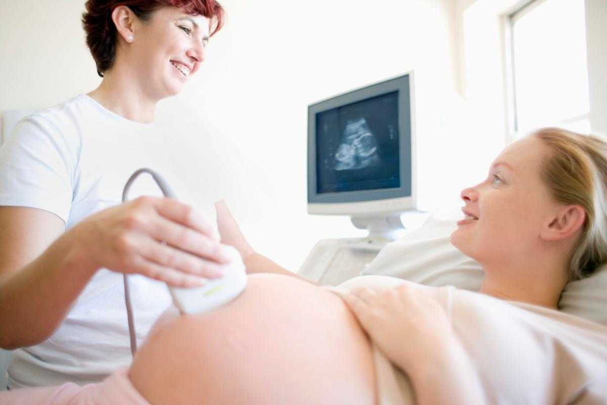 Маловодие при беременности: причины, последствия и лечение