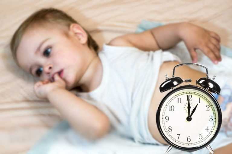 Грудничок плохо спит днем: причины и что делать маме?
