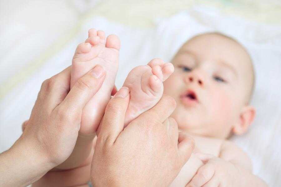 Умения от рождения. безусловные рефлексы новорожденного и развитие ребенка в первый месяц