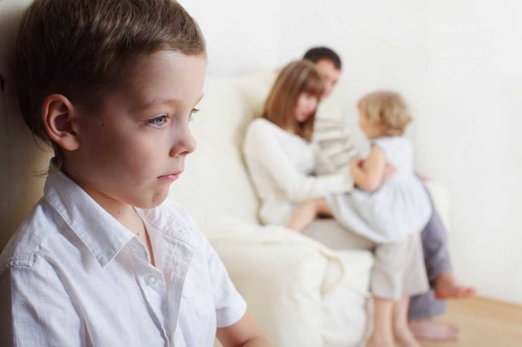 Какие причины того что иногда ребенок не слышит маму Ошибки родителей из-за которых ребенок их игнорирует Как правильно устанавливать контакт с ребенком